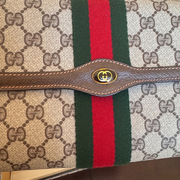 Gucci Beige GG Supreme Canvas Clutch with Red & Green Web Stripe - Picture 4 of 13